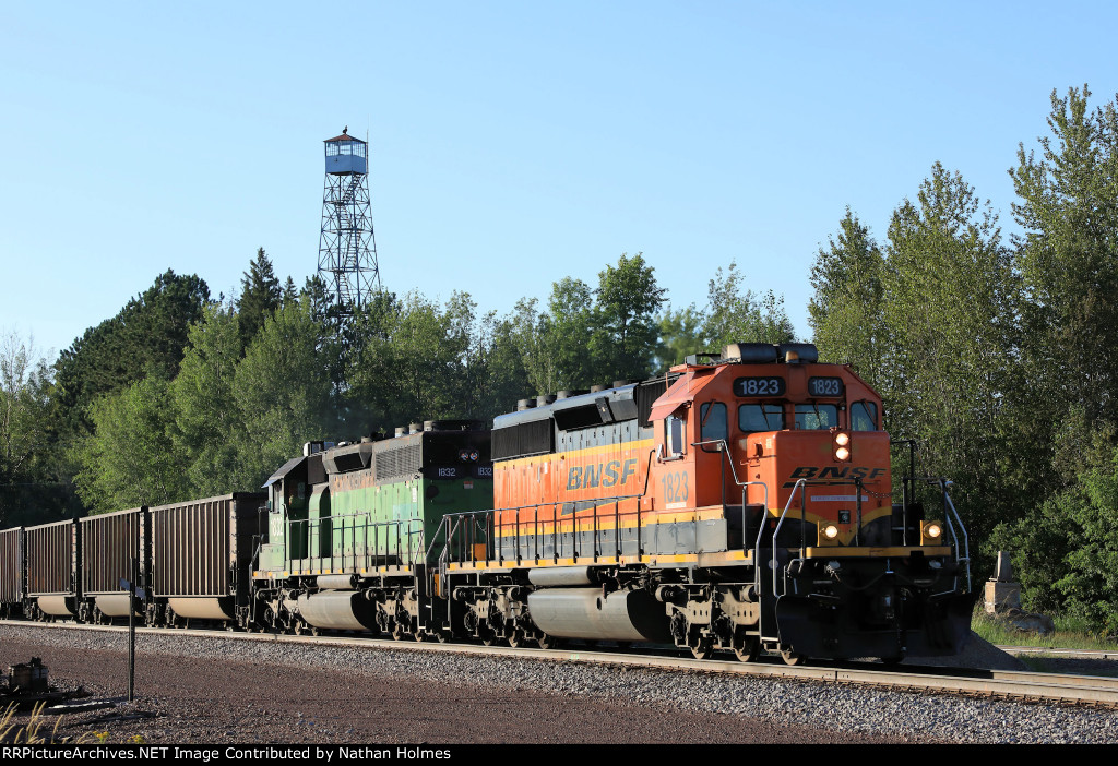 BNSF 1823